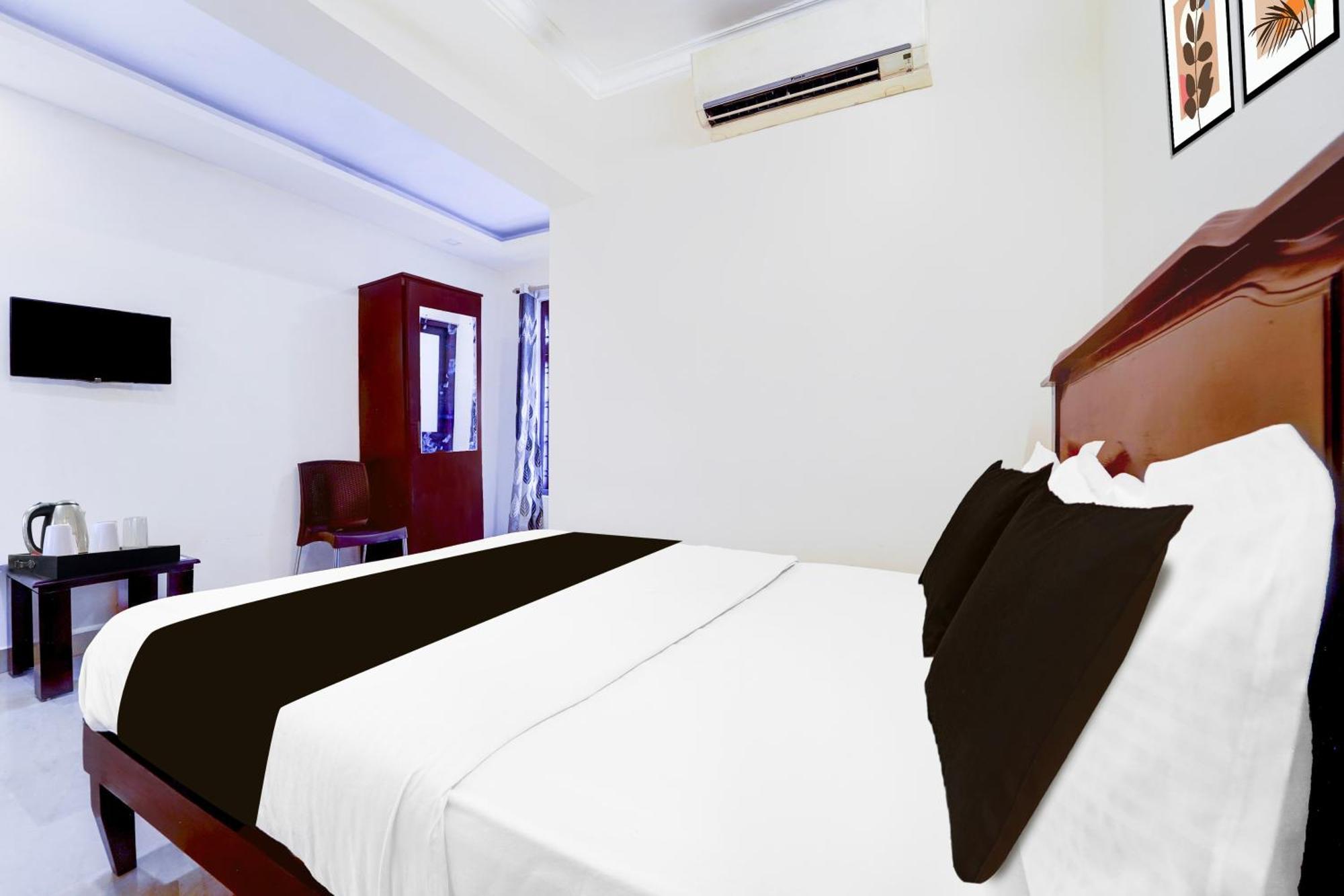 Super Hotel O Dh Road Ernakulam Kochi Exterior photo